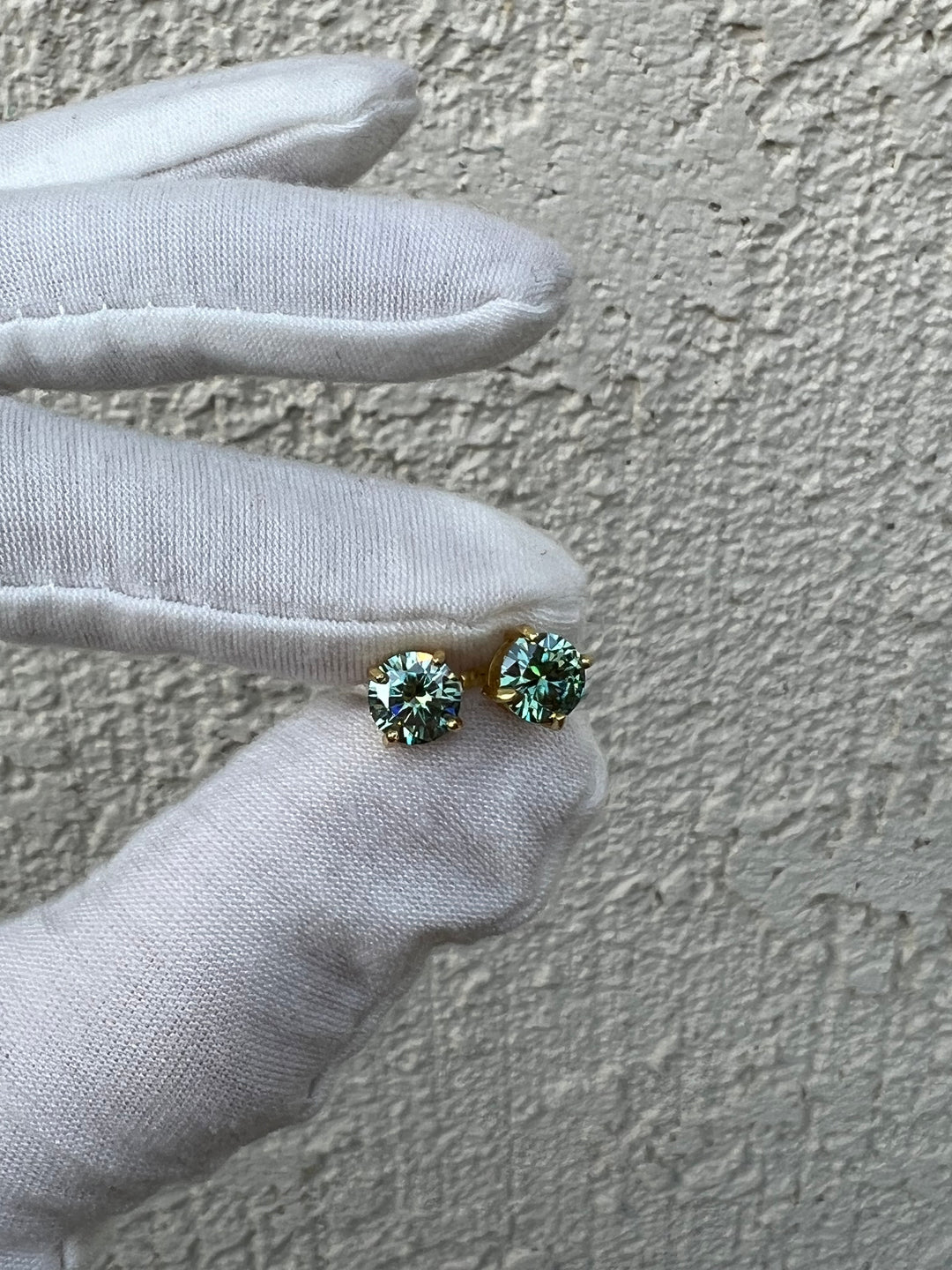 VVS1 Flawless Blue Green Moissanite Stud Earring (Gold)