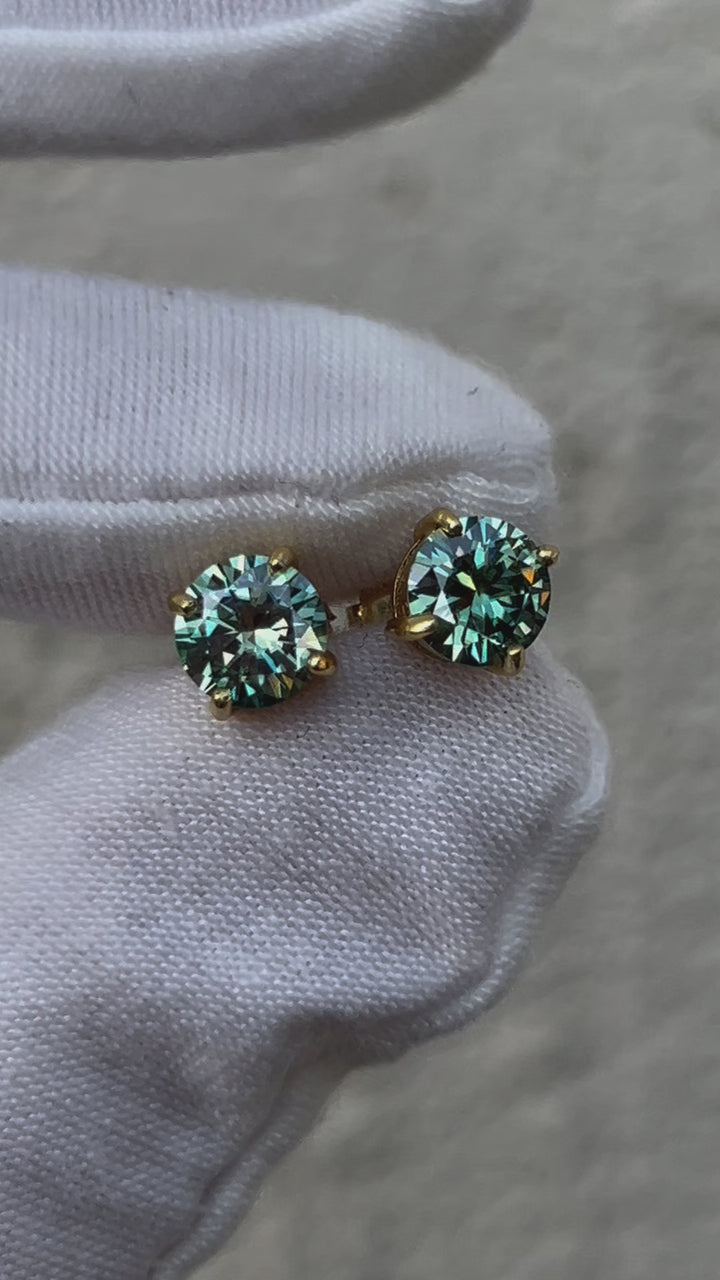 VVS1 Flawless Blue Green Moissanite Stud Earring (Gold)